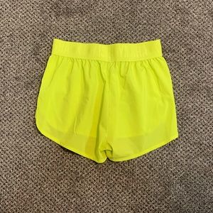GYMSHARK TRAINING LOOSE FIT SHORTS | YELLOW